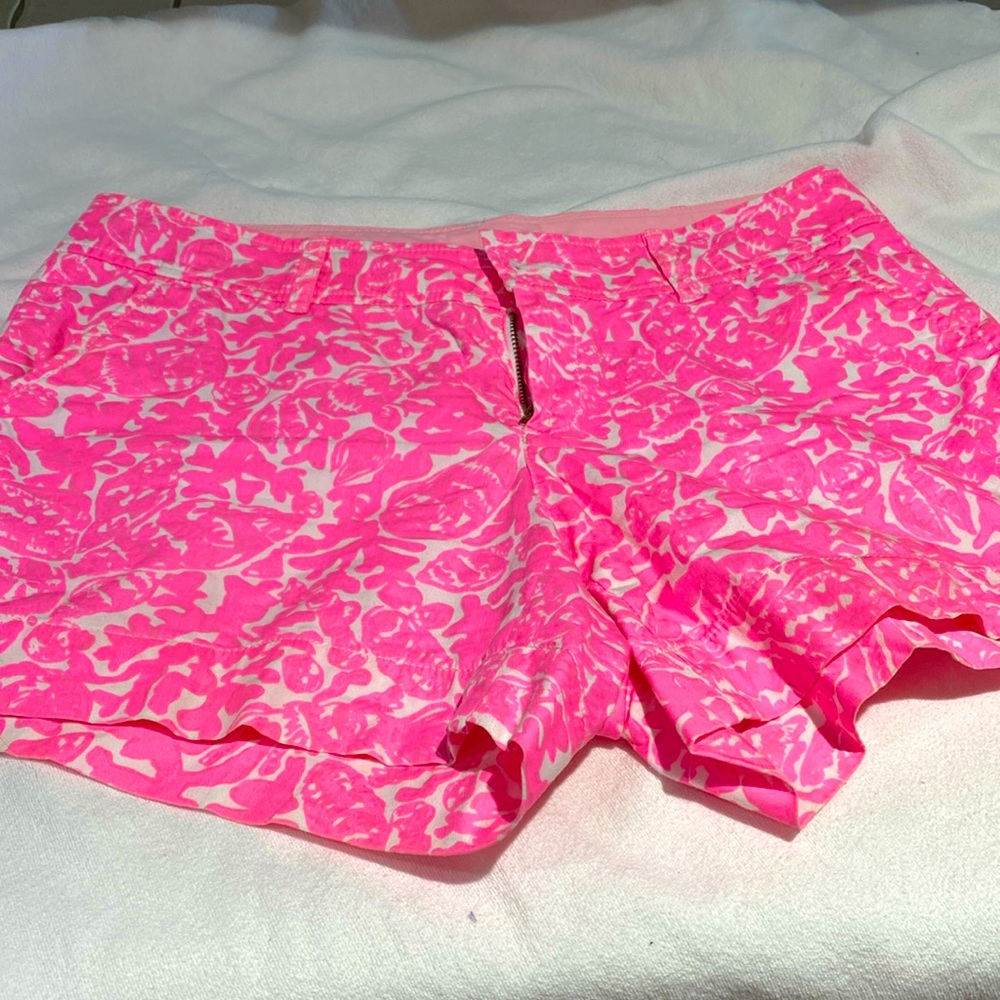 Lilly Pulitzer Callahan shorts. Excellent condition. Just too small.